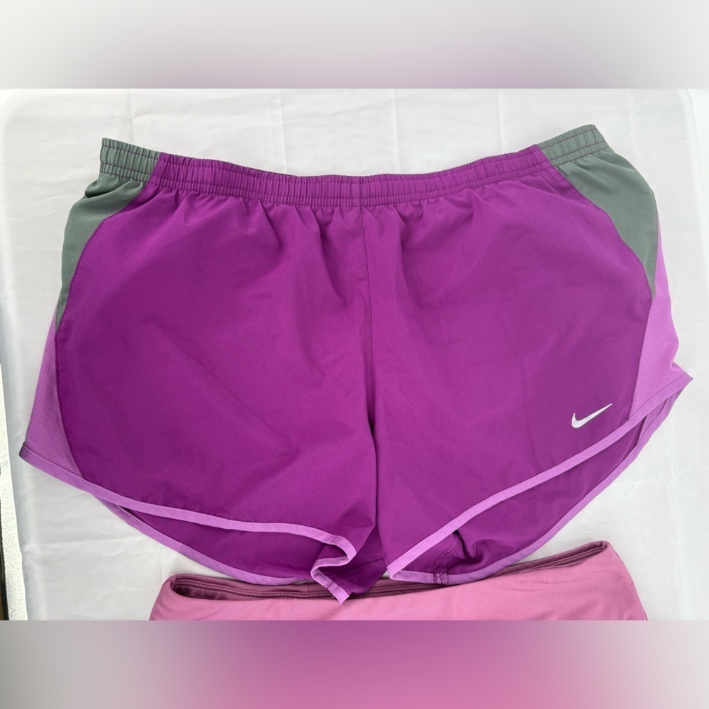 Nike & North Face Athletic Shorts 4 Pieces Bundle - Picture 4 of 14